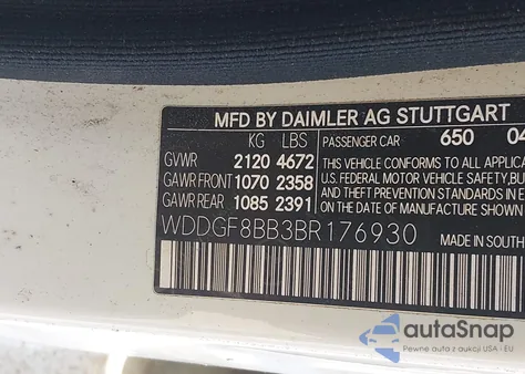 2011 Mercedes-Benz C 300 Sport 4Matic z USA, uszkodzony, nr VIN WDDGF8BB3BR176930